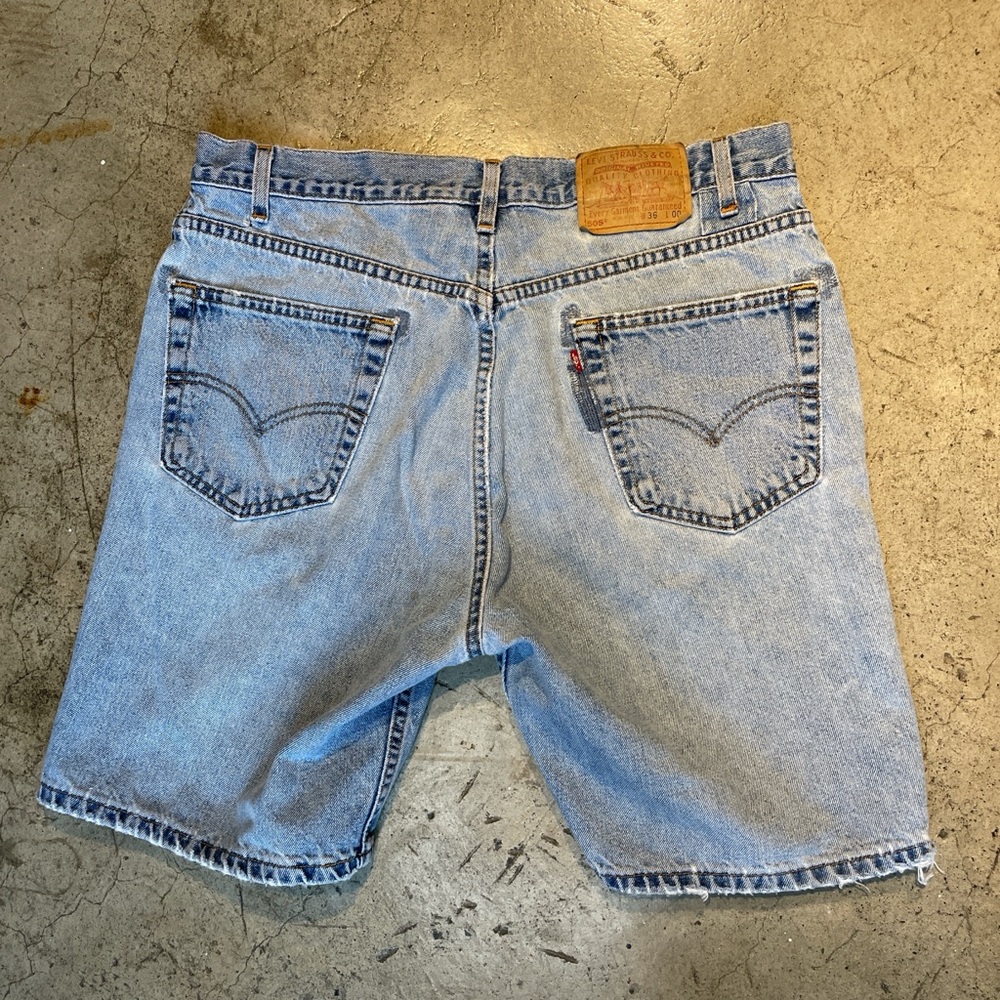 Vintage Levi’s 505 denim light wash shorts jorts size 36 - Picture 3 of 8